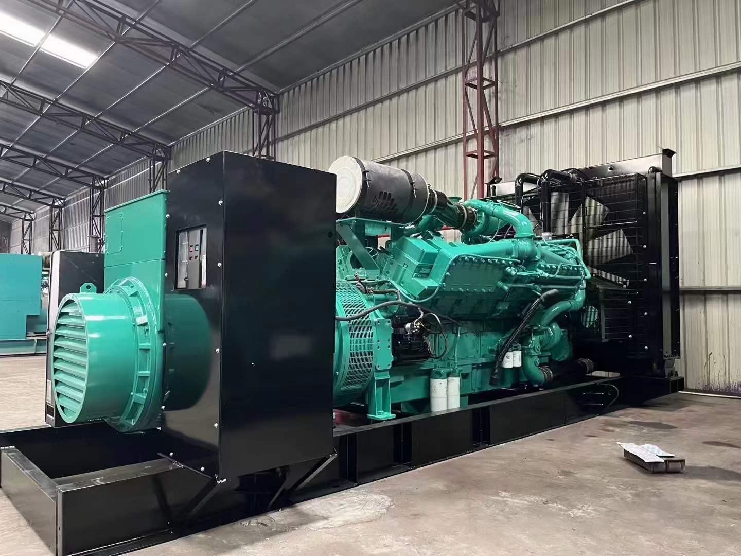 迭部如何降低 800kW 柴油发电机输出电流的波动？