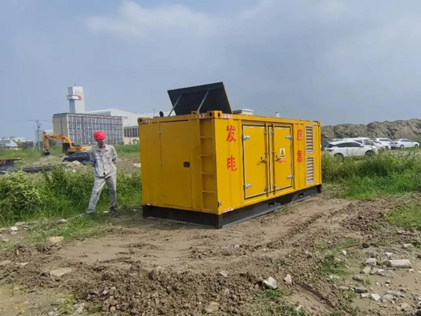 迭部如何判断柴油发电机组的电瓶是否处于充满电状态？